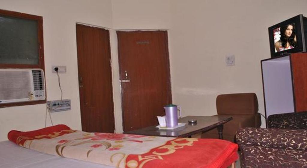 Hotel Viren Residency Agra Екстериор снимка